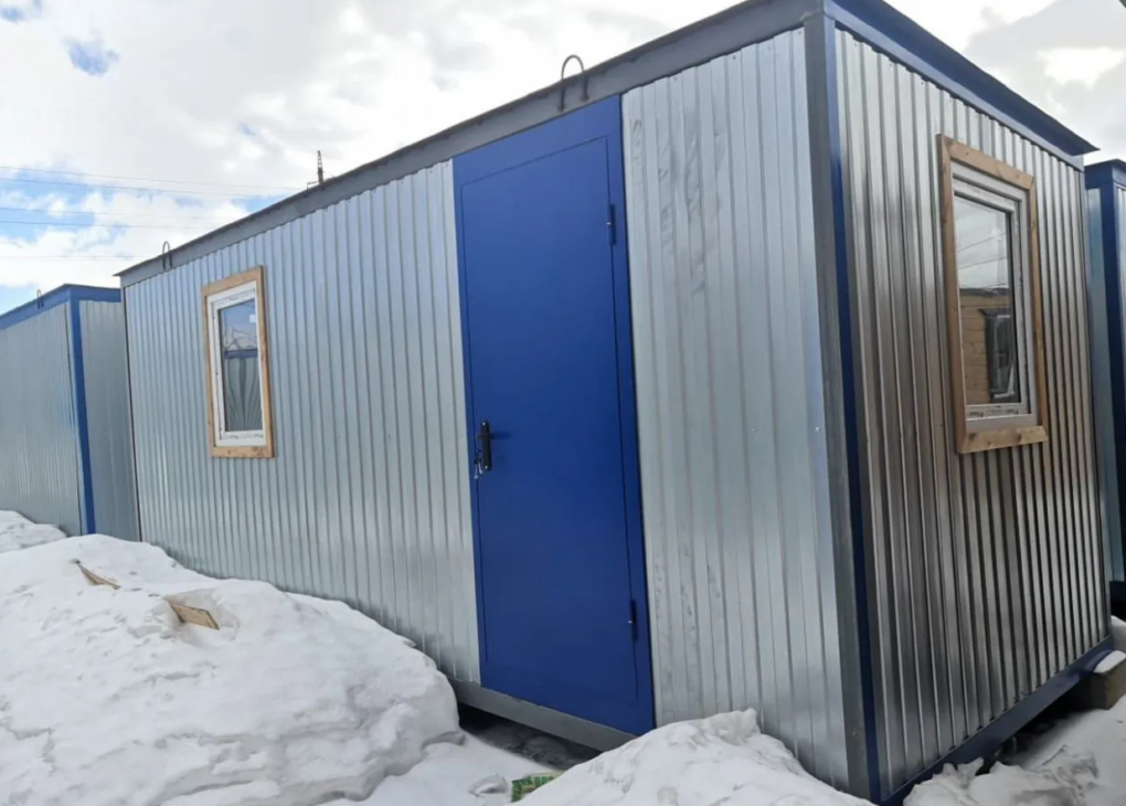 Блок-контейнер р-р 6000x2400 с двумя окнами, утепление на 50 мм